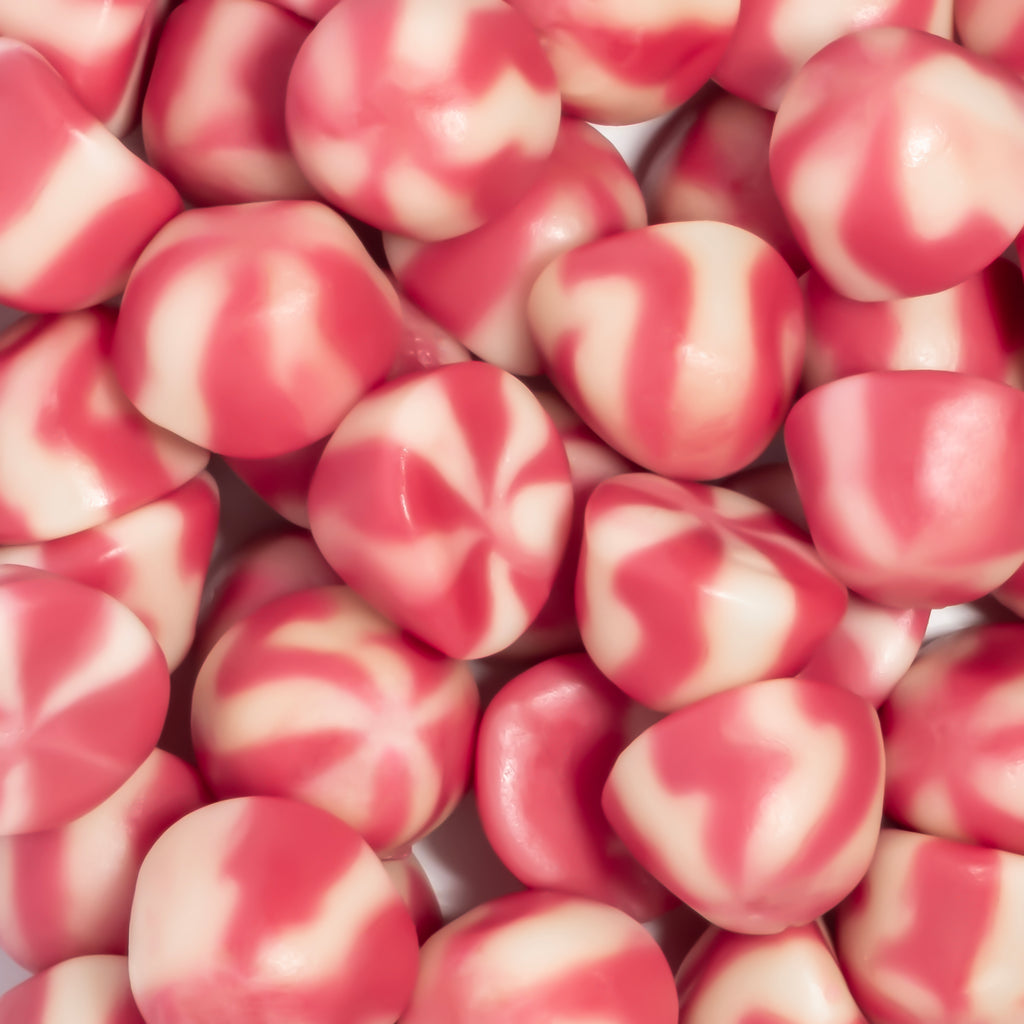 Strawberry Twist Kisses 200g